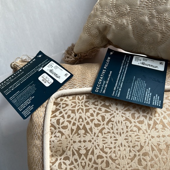 Bundle Of Waterford Ruffino Collection Trim-Tasseled Reversible Jacquard Pillows - Picture 11 of 13